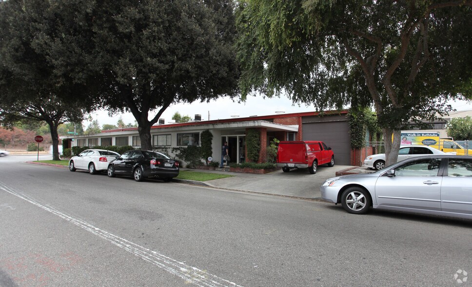 422 S Pasadena Ave, Pasadena, CA à vendre - Photo de l’immeuble – Image 3 sur 6