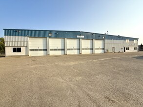 8 Van Der Horn Way, Red Deer County, AB à louer Photo intérieure– Image 1 sur 35