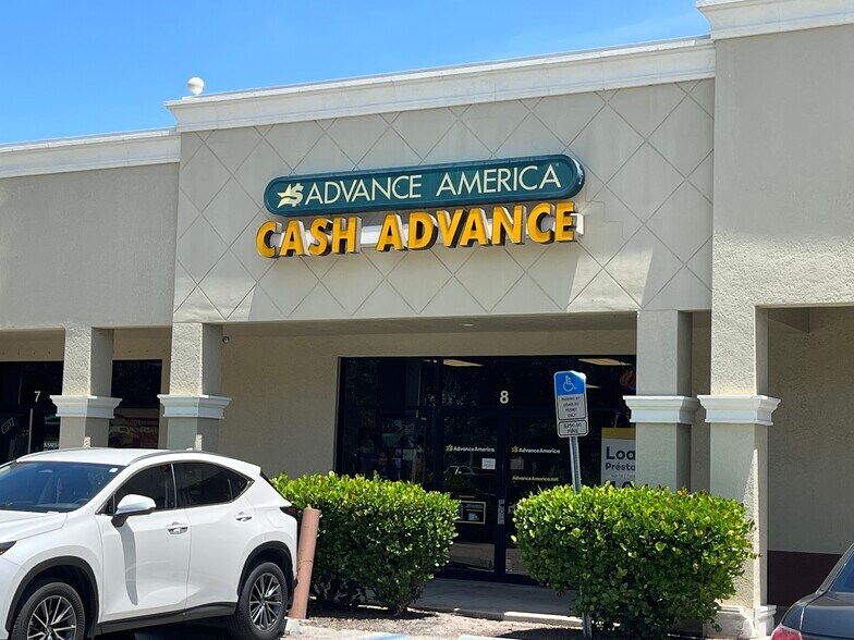 2814 Lee Blvd, Lehigh Acres, FL à vendre - Photo de l’immeuble – Image 2 sur 13