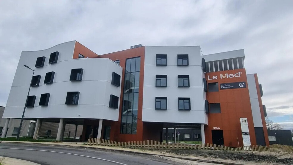 Bureau dans Bruges à louer - Photo de l’immeuble – Image 1 sur 1