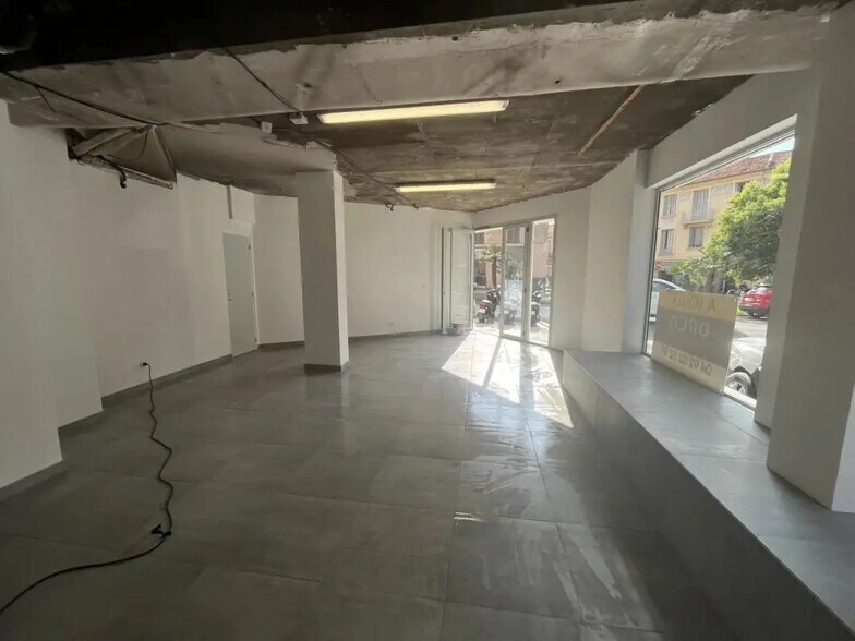Local commercial dans Nice à louer - Photo de l’immeuble – Image 3 sur 7