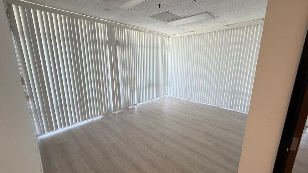 14506 Arrow Hwy, Baldwin Park, CA à louer - Photo de l’immeuble – Image 2 sur 10