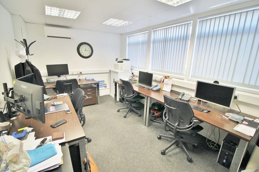 28-30 Fowler Rd, Ilford à louer - Photo intérieure – Image 3 sur 15