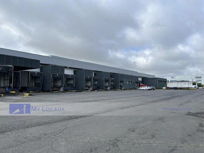 Industriel/Logistique dans SAINT-OUEN-L'AUMONE à louer - Photo de l’immeuble – Image 1 sur 18
