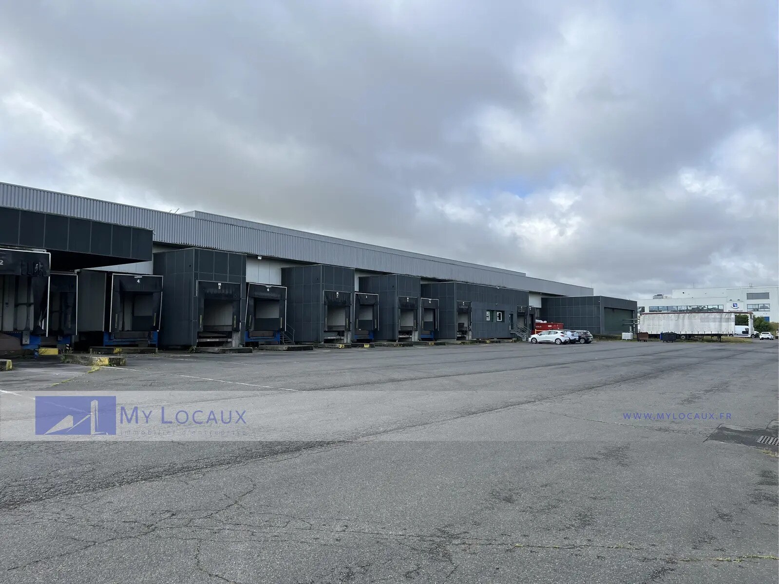 Industriel/Logistique dans SAINT-OUEN-L'AUMONE à louer Photo de l’immeuble– Image 1 sur 19