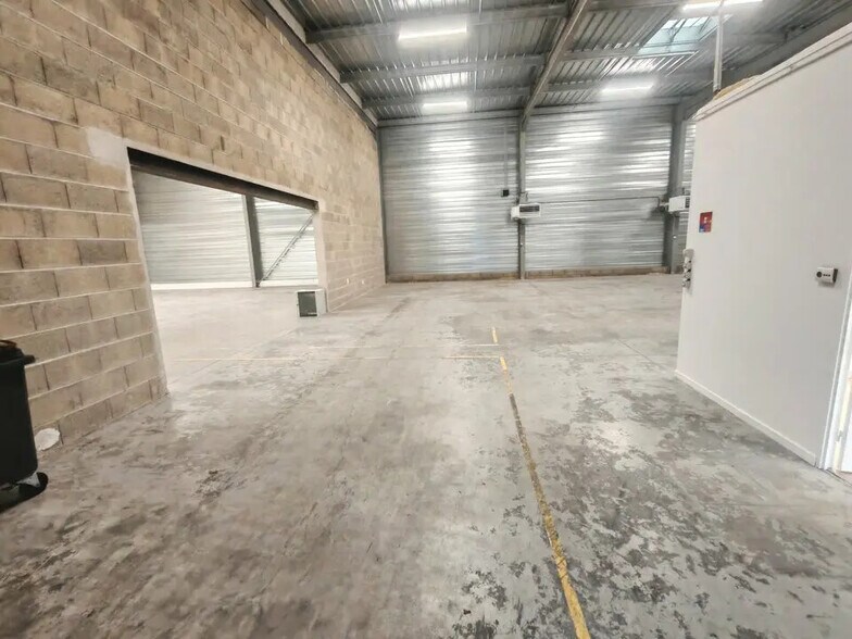 Local d’activités dans Cormontreuil à louer - Photo intérieure – Image 2 sur 10