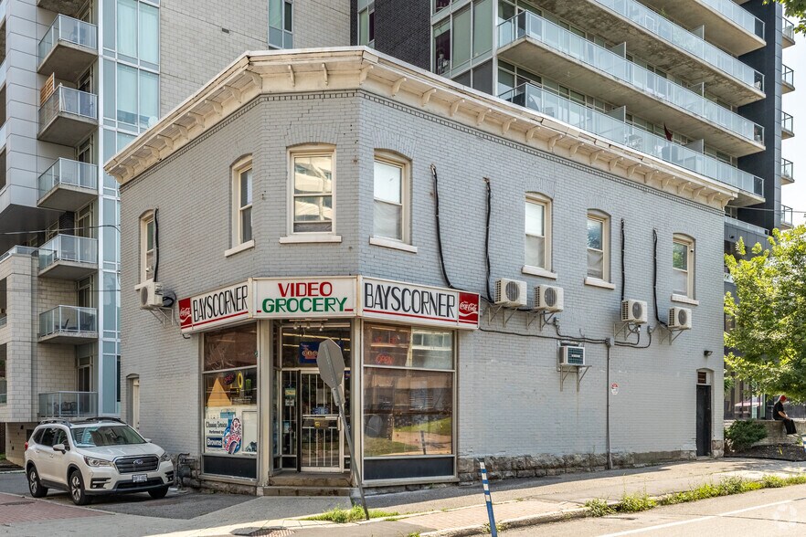 245 Bay St, Ottawa, ON à vendre - Photo principale – Image 1 sur 2