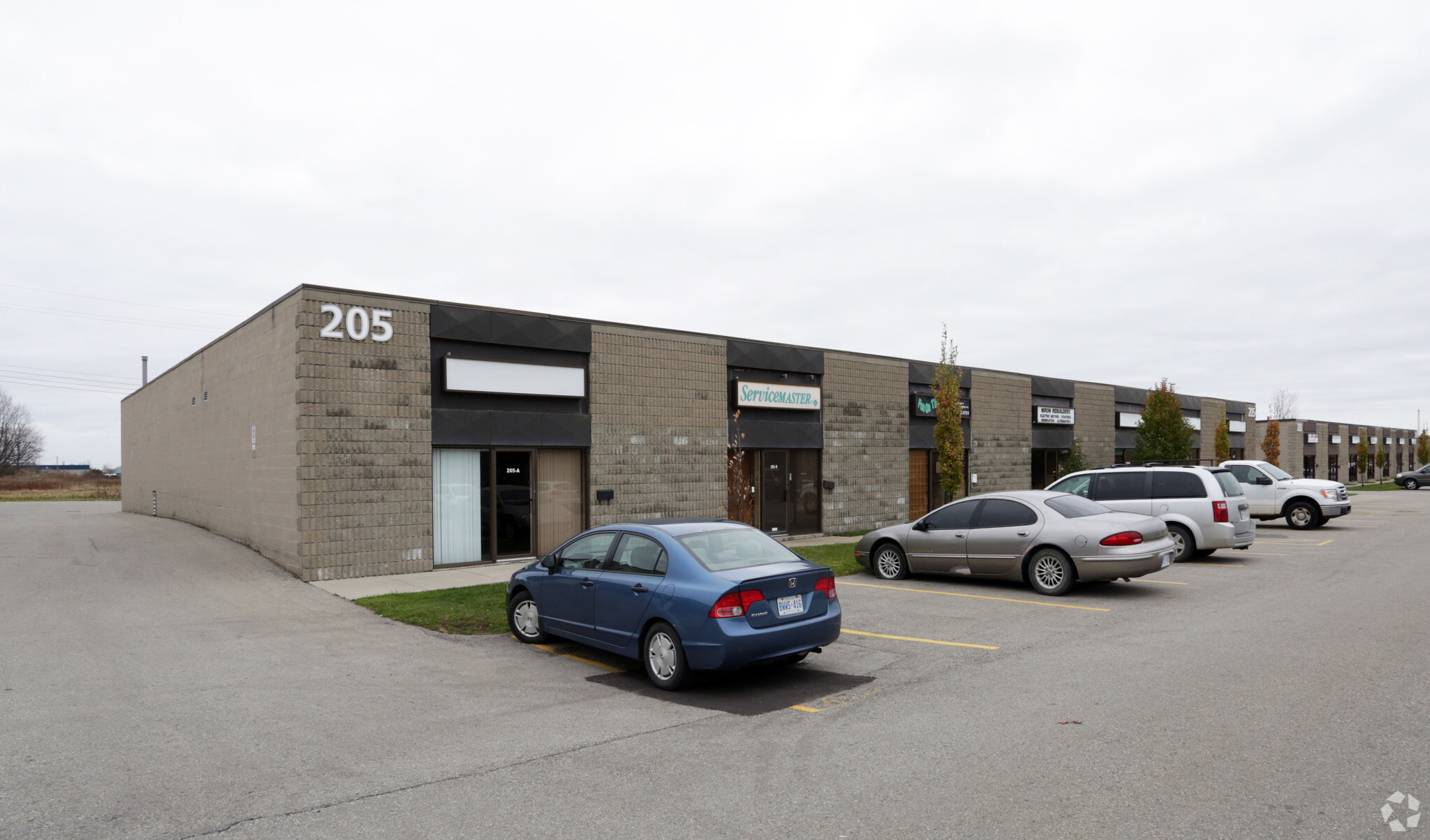 205 Exeter Rd, London, ON à louer Photo principale– Image 1 sur 3