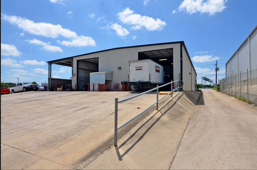 3301 N I-35, Round Rock, TX à louer - Photo de l’immeuble – Image 3 sur 6