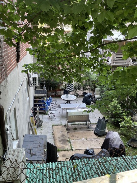 5834 Fieldston Rd, Bronx, NY à vendre - Photo de l’immeuble – Image 3 sur 7