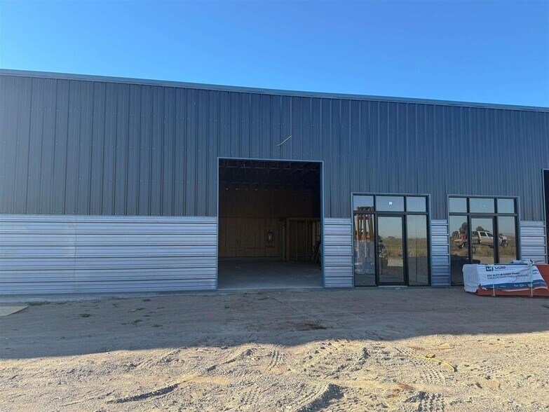 102 W Grizzly Way, Rupert, ID à louer - Photo de l’immeuble – Image 2 sur 2