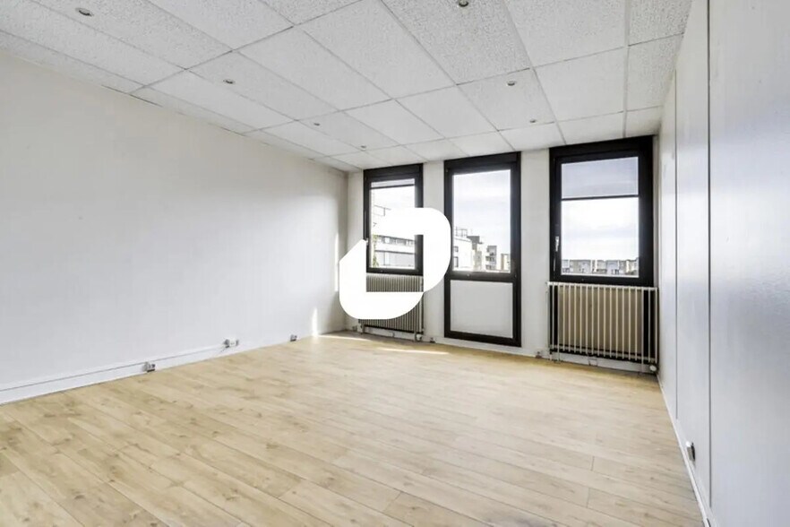 Bureau dans Noisiel à louer - Photo de l’immeuble – Image 2 sur 13