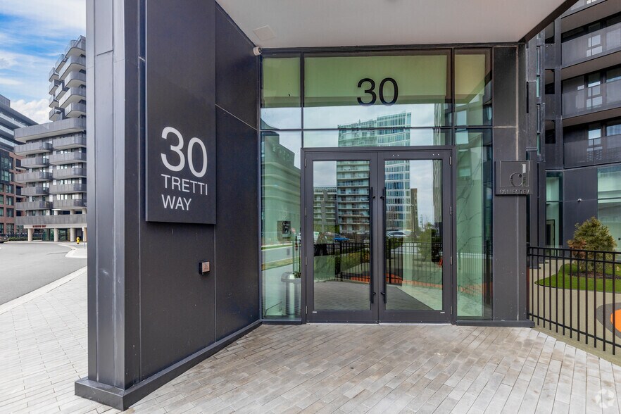 30 Tretti Way, Toronto, ON à vendre - Photo de l’immeuble – Image 2 sur 4