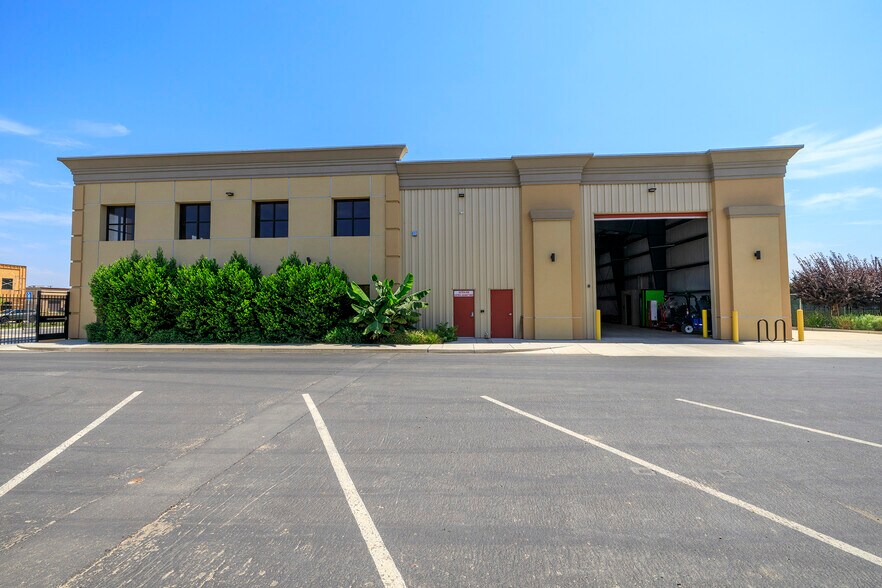 3200-3212 Liberty Pky, Turlock, CA à louer - Photo de l’immeuble – Image 3 sur 37