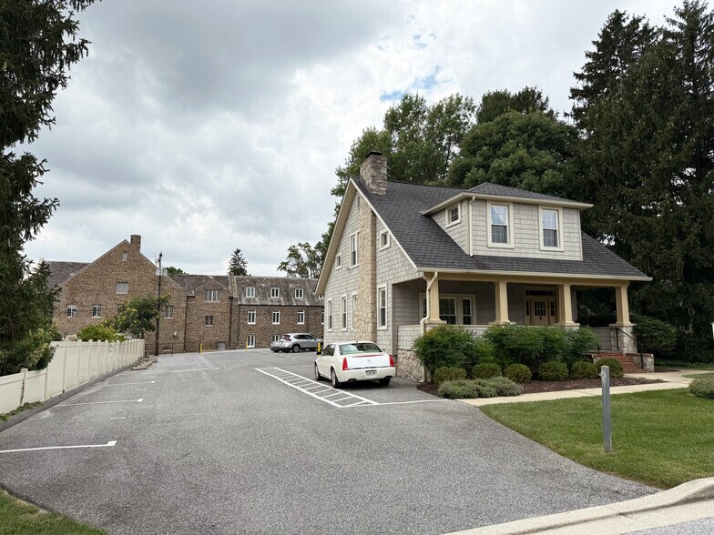 405 W Pennsylvania Ave, Towson, MD à vendre - Photo de l’immeuble – Image 2 sur 4