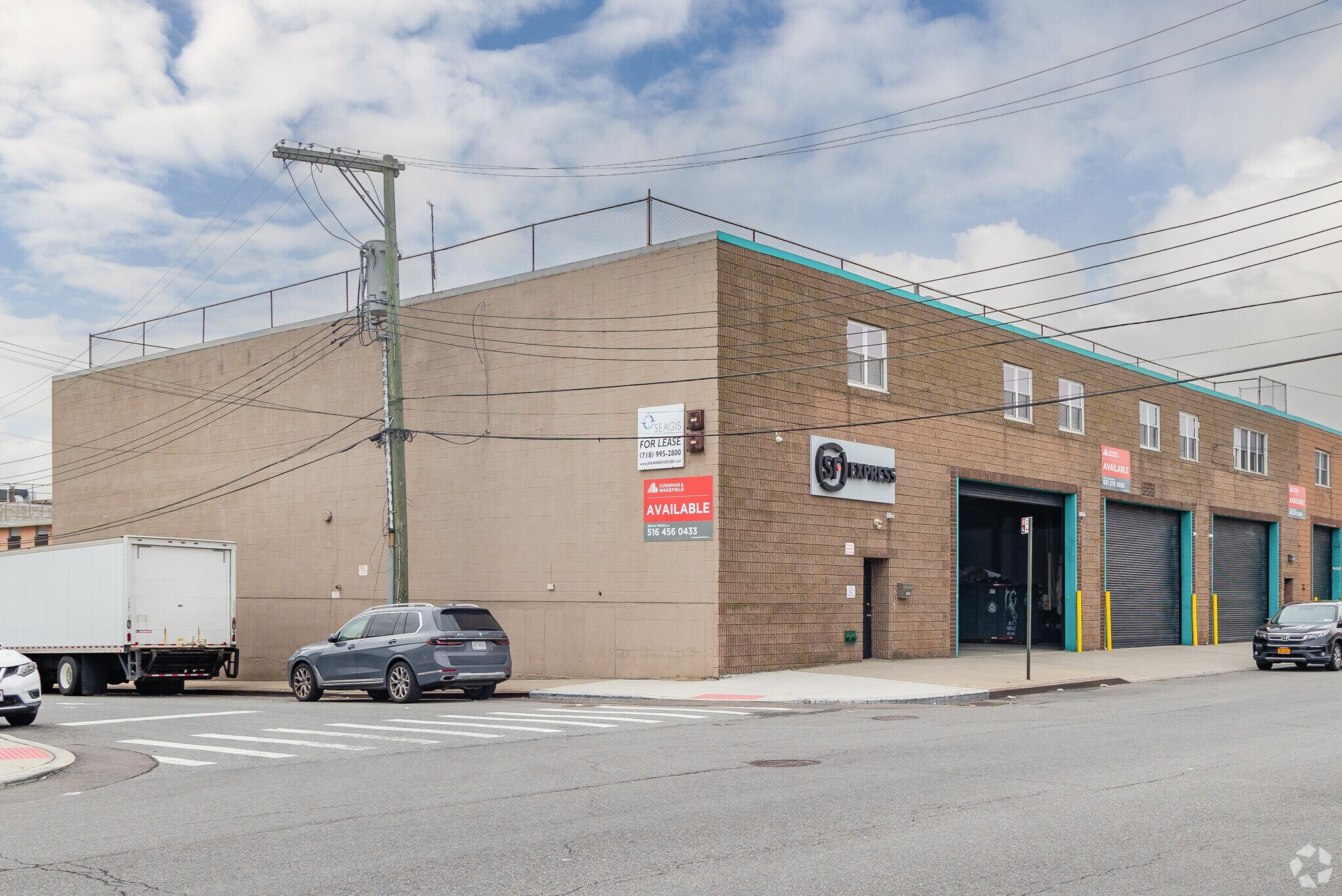 148-18 Guy R Brewer Blvd, Jamaica, NY à louer Photo principale– Image 1 sur 6