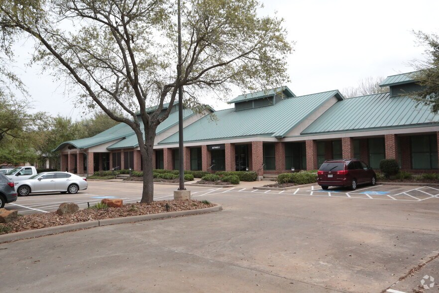 2415 Town Center Dr, Sugar Land, TX à louer - Photo de l’immeuble – Image 2 sur 16