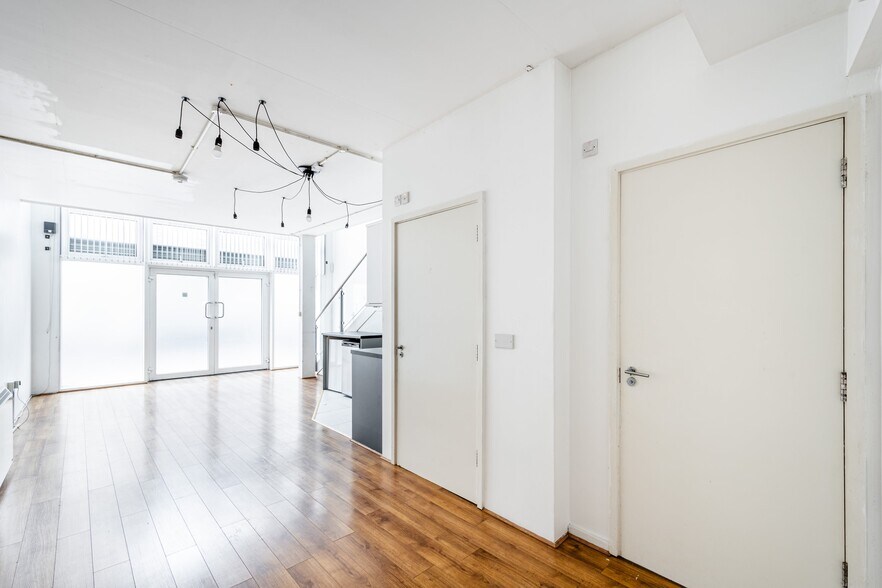 4-10 Palmers Rd, Londres à vendre - Photo de l’immeuble – Image 3 sur 11