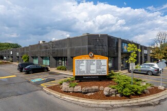 Plus de détails pour 461 N Service Rd W, Oakville, ON - Local d'activités à louer
