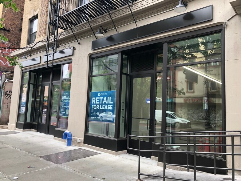 685 Nostrand Ave, Brooklyn, NY à louer - Photo de l’immeuble – Image 2 sur 14