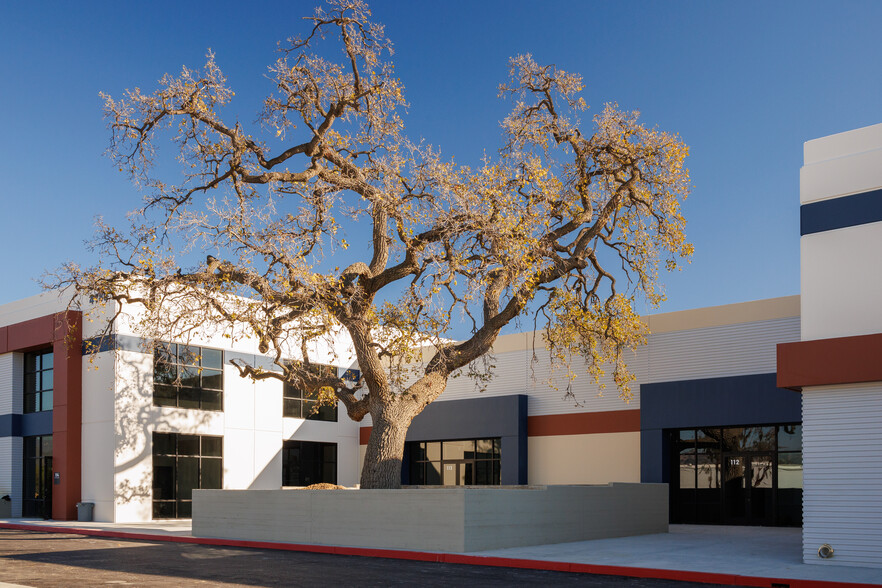 4180 Guardian St, Simi Valley, CA à louer - Photo de l’immeuble – Image 3 sur 19