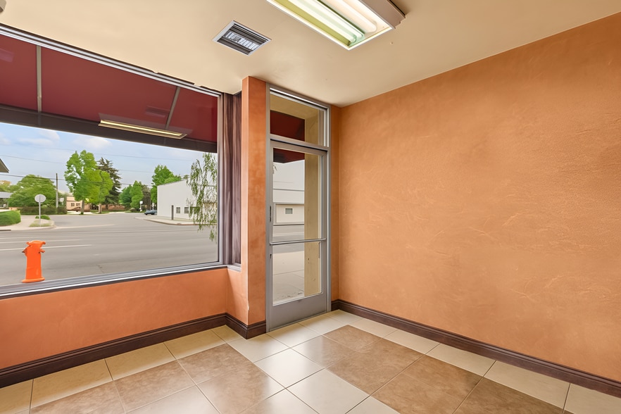 4204 W Burbank Blvd, Burbank, CA à vendre - Photo de l’immeuble – Image 3 sur 30