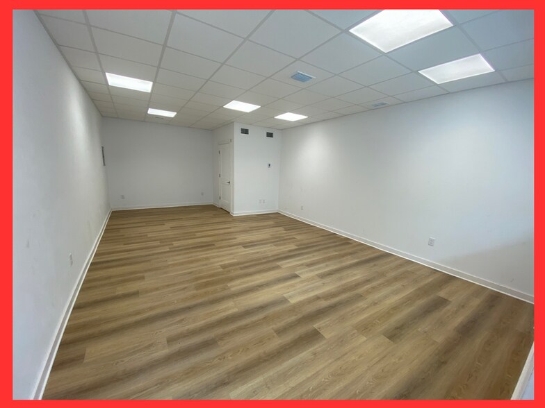 1002 NW 2nd St, Gainesville, FL à louer - Photo principale – Image 1 sur 5