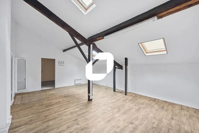 Plus de détails pour Local d’activités à vendre