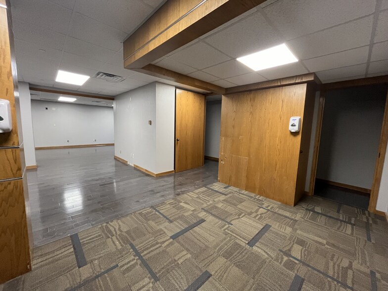 110 S Main St, Wichita, KS à louer - Photo de l’immeuble – Image 2 sur 31