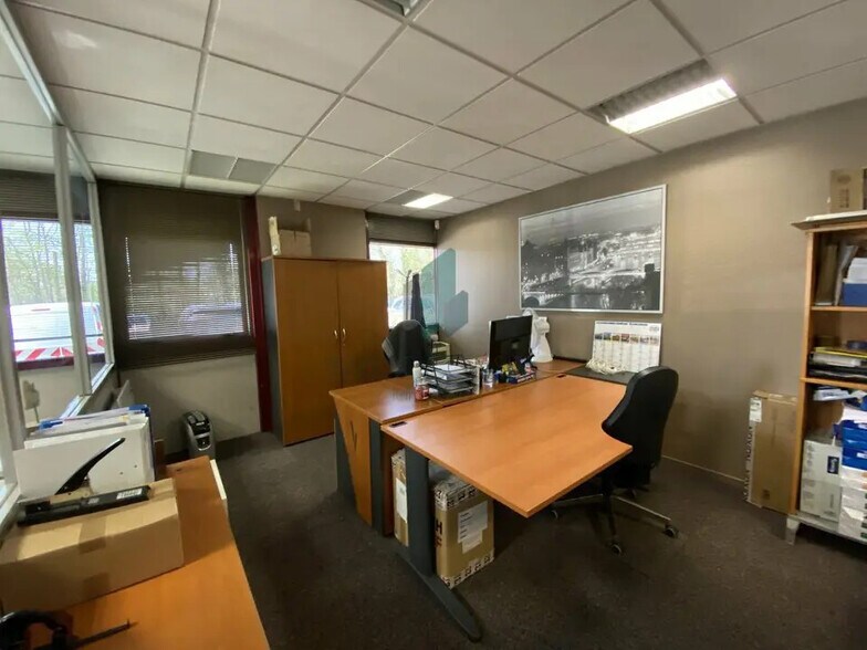 Bureau dans Pontoise à vendre - Photo de l’immeuble – Image 2 sur 5