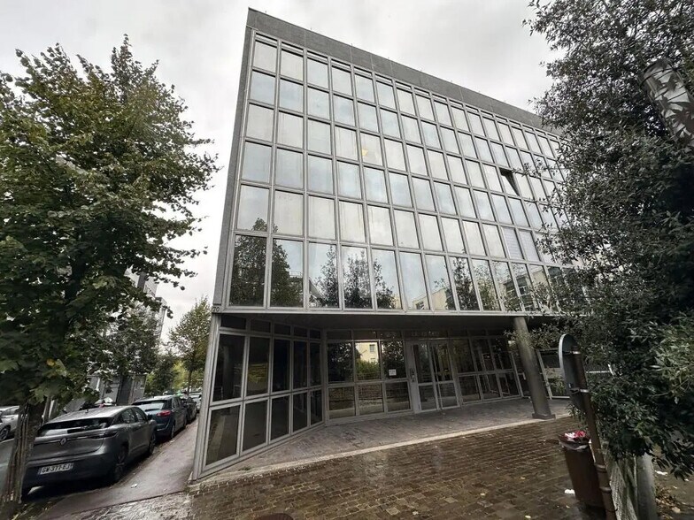 Bureau dans Châtenay-Malabry à vendre - Photo de l’immeuble – Image 2 sur 7