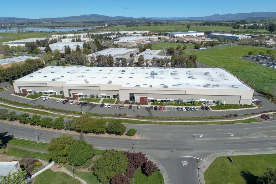 1560-1572 Airport Blvd, Napa, CA à louer - Photo de l’immeuble – Image 2 sur 5