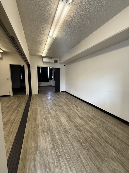 931 University Ave -, Honolulu, HI à louer - Photo de l’immeuble – Image 2 sur 27