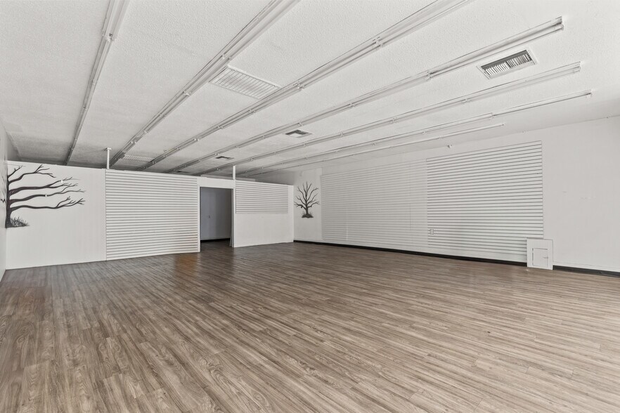 212 E 11th St, Los Angeles, CA à louer - Photo de l’immeuble – Image 3 sur 13