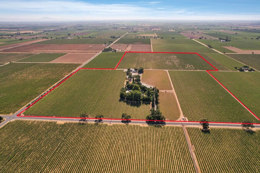 19877 N Davis Rd, Lodi, CA à vendre - Photo de l’immeuble – Image 2 sur 15