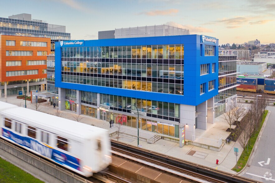 438 Terminal Av, Vancouver, BC à louer - Photo de l’immeuble – Image 3 sur 16