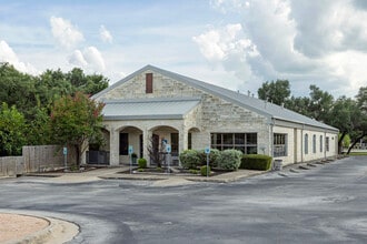 3721 Williams Dr, Georgetown, TX à louer Photo de l’immeuble– Image 2 sur 10