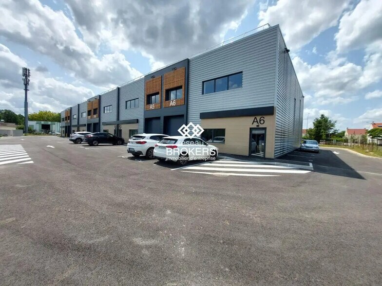 Industriel/Logistique dans Villemoisson-sur-Orge à louer - Photo de l’immeuble – Image 3 sur 13