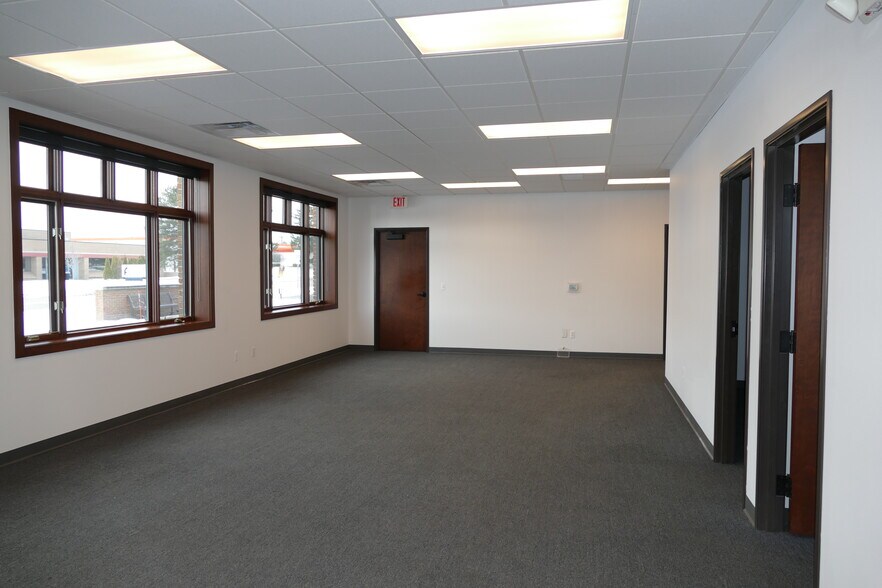 2718 Industrial Row Dr, Troy, MI à louer - Photo intérieure – Image 3 sur 5