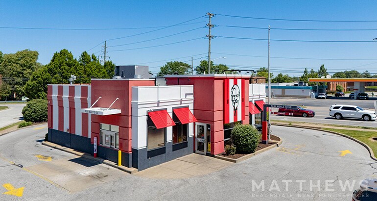26021 Euclid Ave, Euclid, OH à vendre - Photo de l’immeuble – Image 2 sur 4