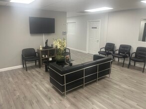 6618 San Fernando Rd, Glendale, CA à louer Photo de l’immeuble– Image 2 sur 9