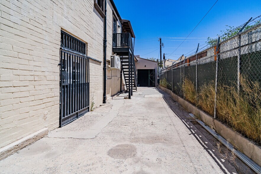 3320 Alameda Ave, El Paso, TX à louer - Photo de l’immeuble – Image 3 sur 6