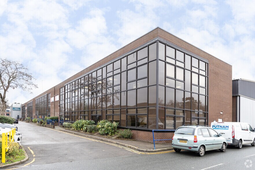Unit 2, The Western Centre, Western Road, Bracknell à louer - Photo principale – Image 1 sur 2