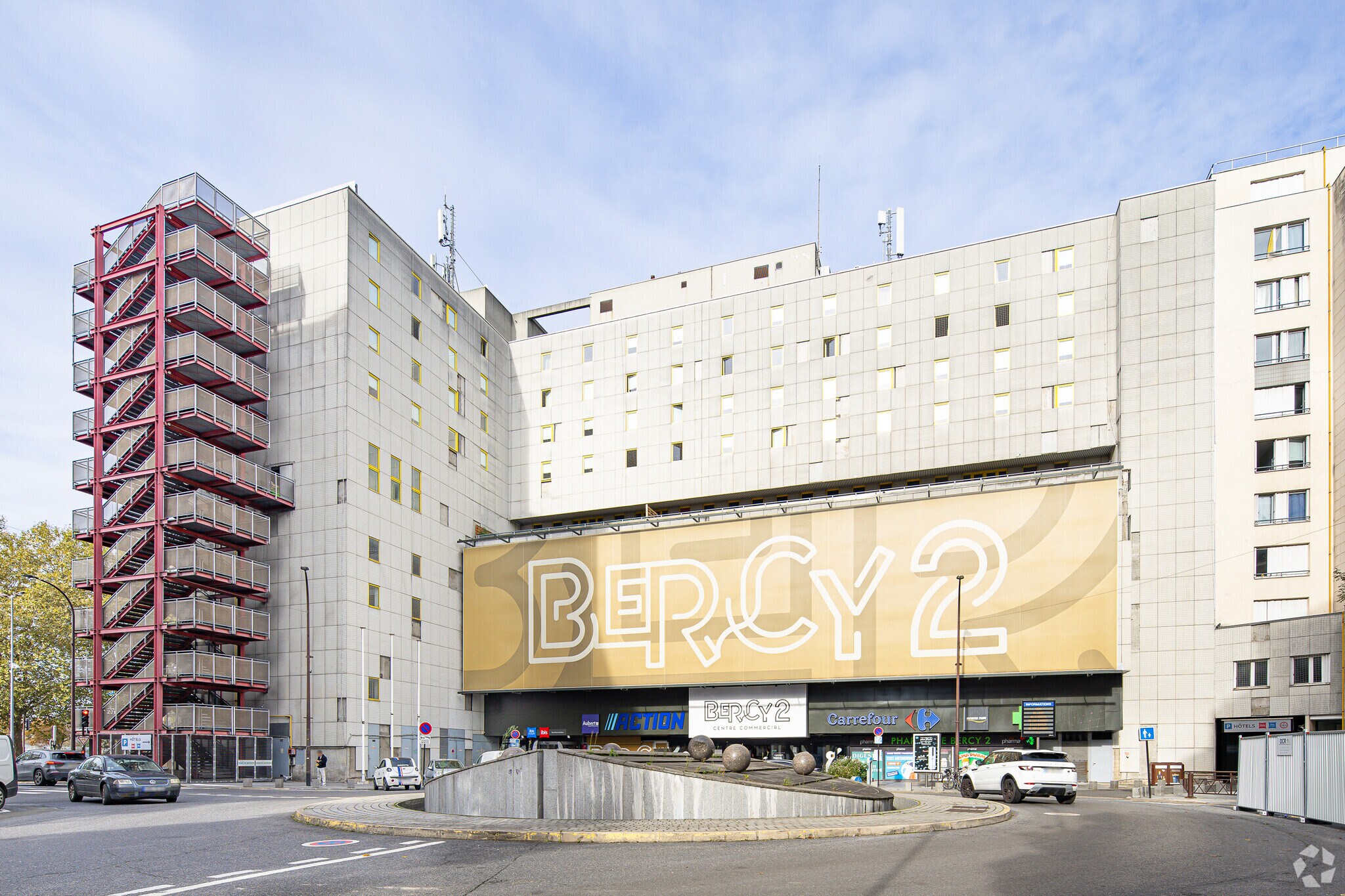 Local commercial dans Charenton-le-Pont à louer Photo principale– Image 1 sur 5