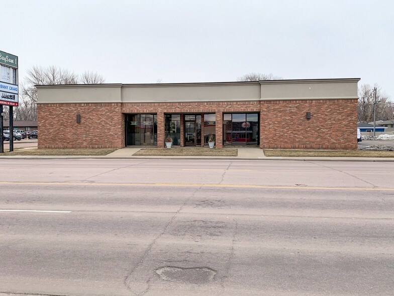 2520 W 41st St, Sioux Falls, SD à louer - Photo de l’immeuble – Image 1 sur 8