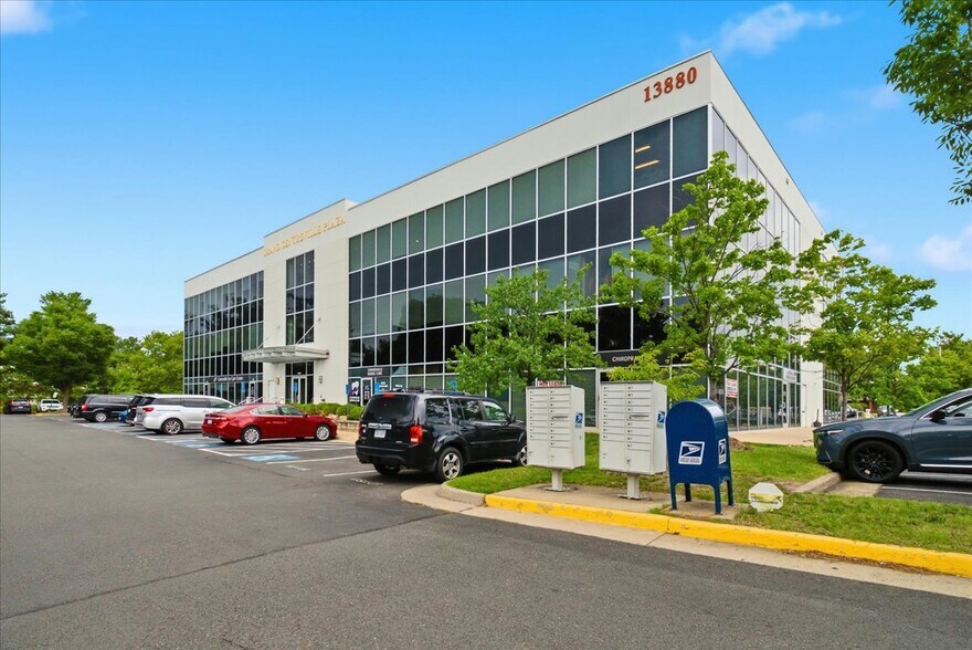 13880 Braddock Rd, Centreville, VA à louer - Photo de l’immeuble – Image 3 sur 14