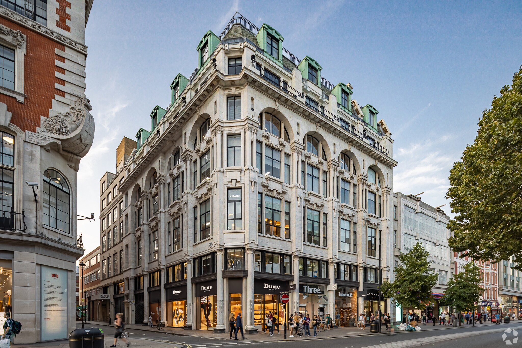 162 Oxford St, Londres à louer Photo de l’immeuble– Image 1 sur 2