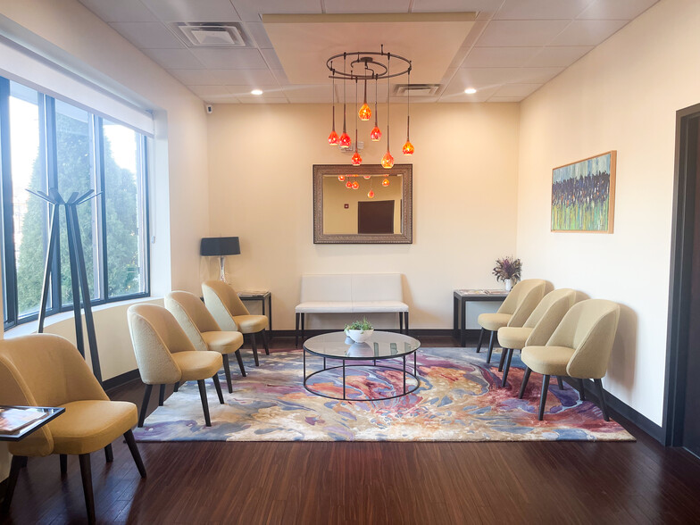 1604 N Main St, Wheaton, IL à vendre - Hall d’entrée – Image 2 sur 6