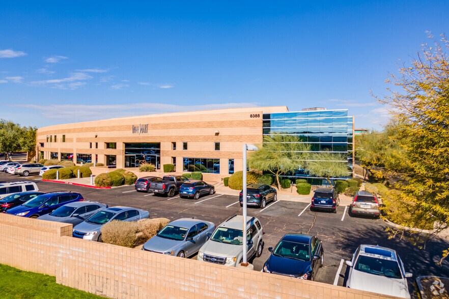 8388 E Hartford Dr, Scottsdale, AZ à vendre - Photo de l’immeuble – Image 3 sur 3
