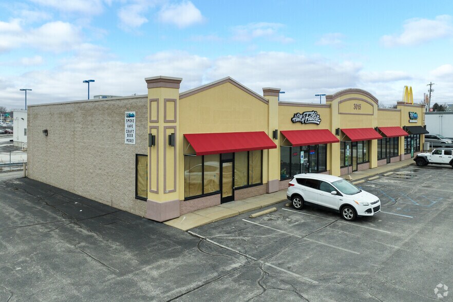 3015 N Holland Sylvania Rd, Toledo, OH à louer - Photo de l’immeuble – Image 2 sur 9